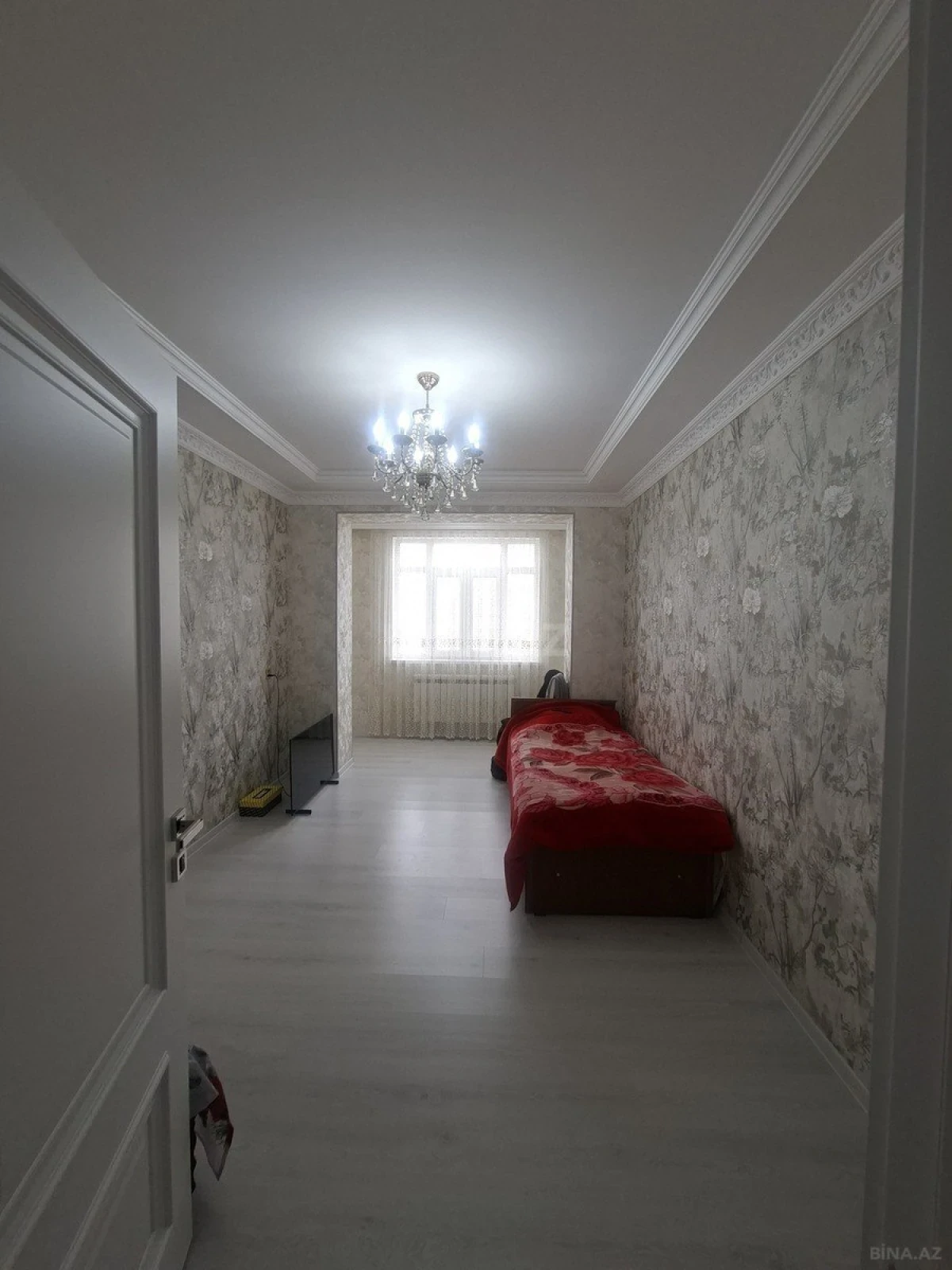 Satılır 5 otaqlı mənzil 111 m²