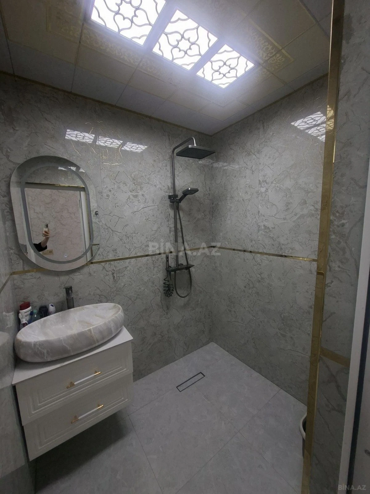 Satılır 5 otaqlı mənzil 111 m²
