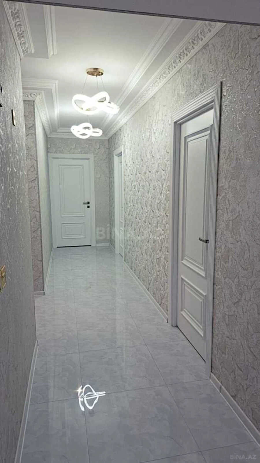 Satılır 5 otaqlı mənzil 111 m²