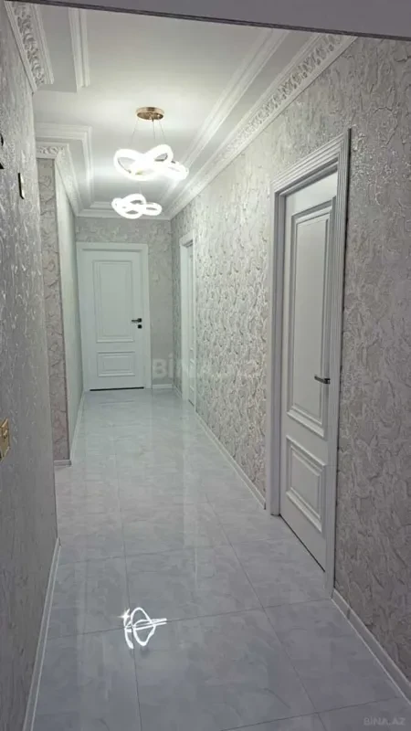 Satılır 5 otaqlı mənzil 111 m²