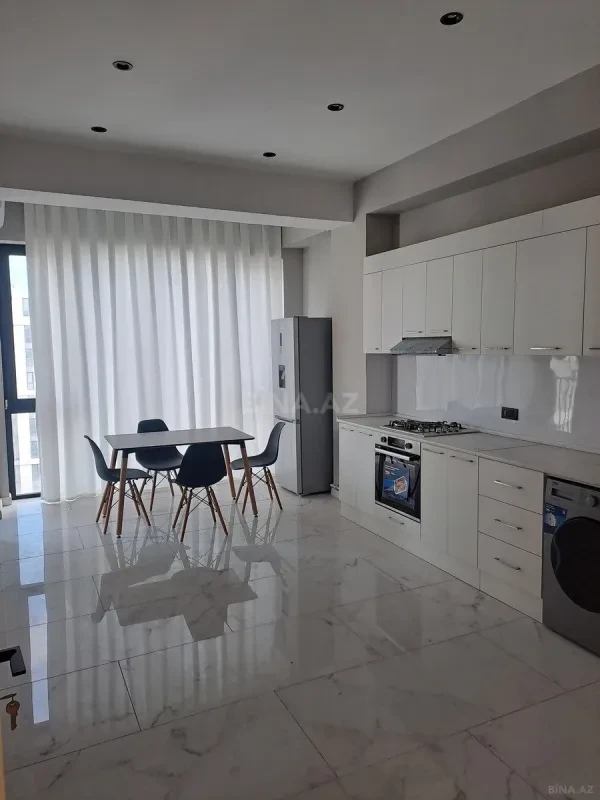 Kirayə verilir 2 otaqlı mənzil 108 m²
