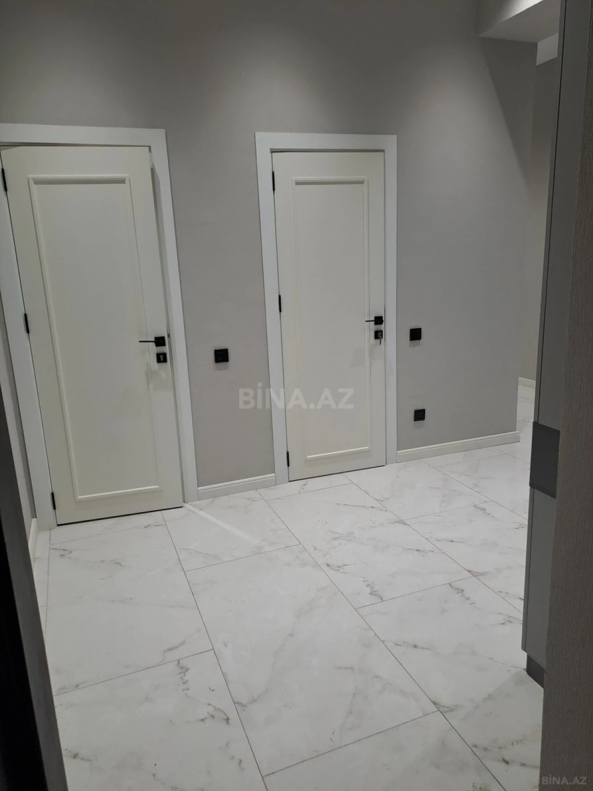 Kirayə verilir 2 otaqlı mənzil 108 m²