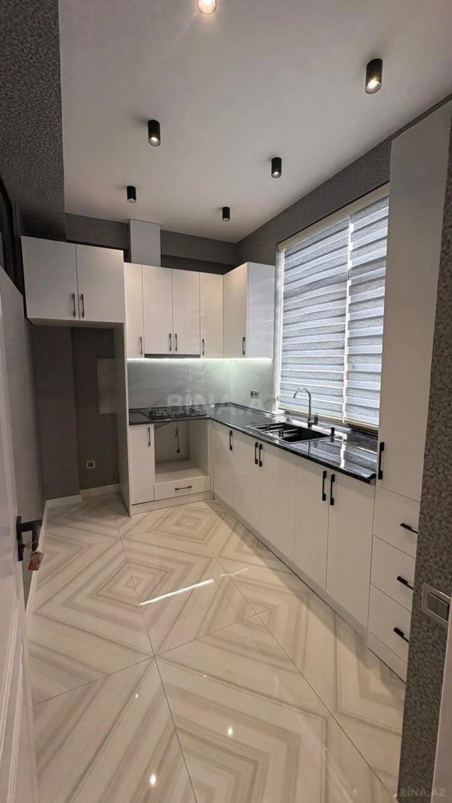 Satılır 2 otaqlı mənzil 65 m²