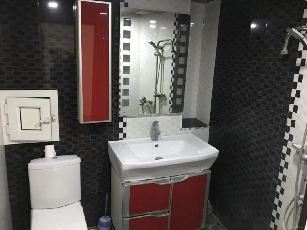 Kirayə verilir 2 otaqlı mənzil 92 m²