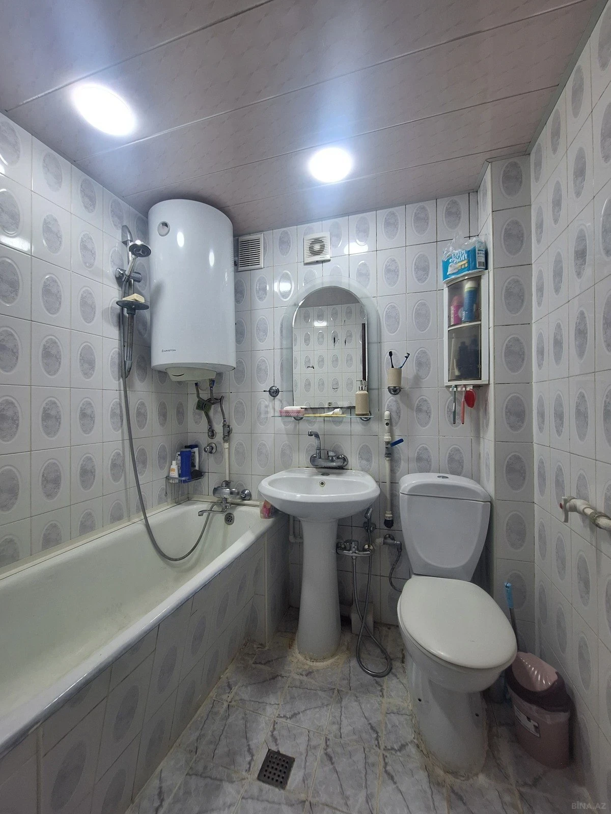 Satılır 2 otaqlı mənzil 56 m²