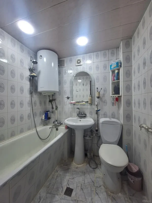 Satılır 2 otaqlı mənzil 56 m²
