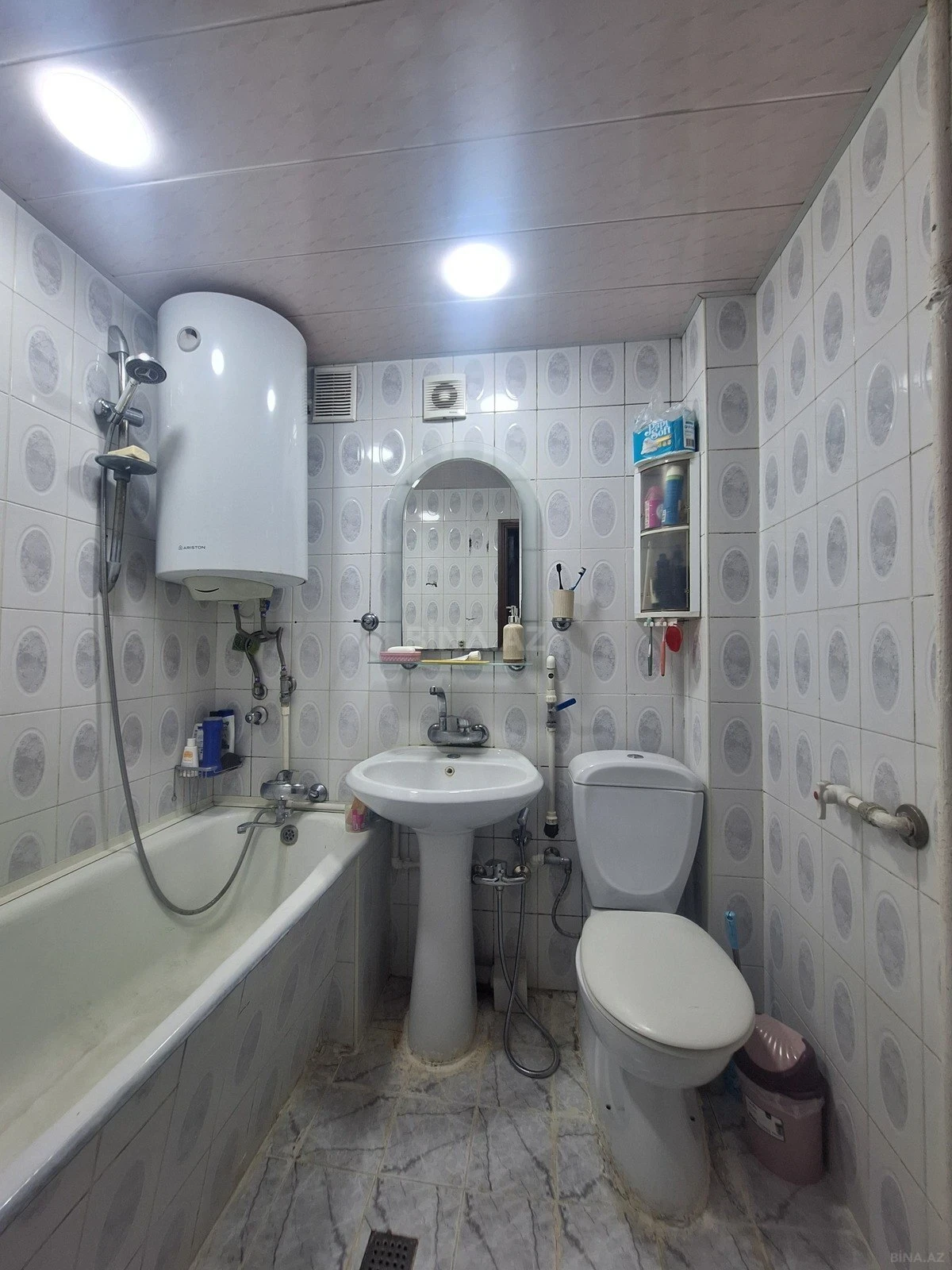 Satılır 2 otaqlı mənzil 56 m²
