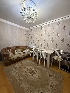 Kirayə verilir 2 otaqlı mənzil 65 m²