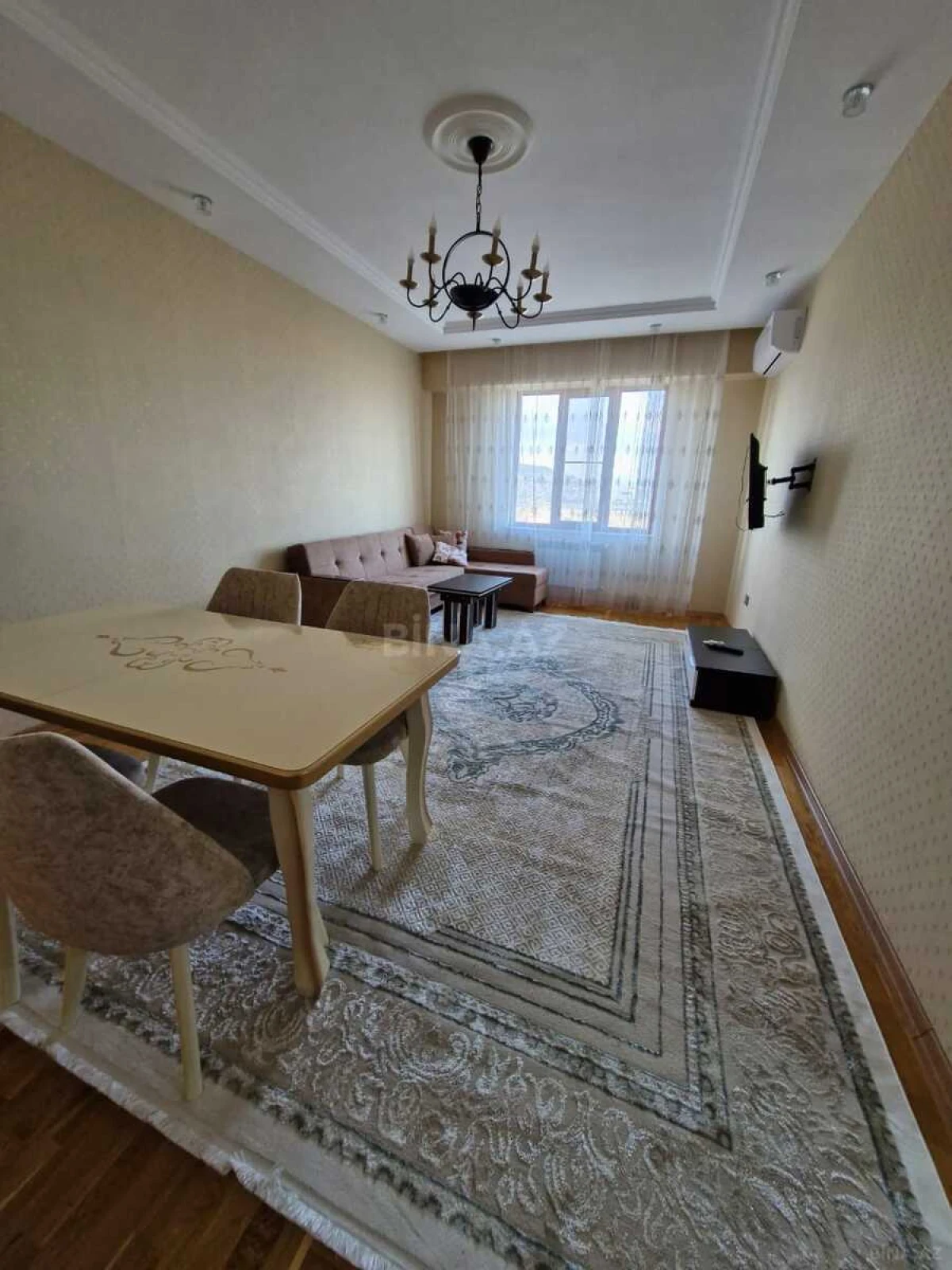Kirayə verilir 2 otaqlı mənzil 72 m²