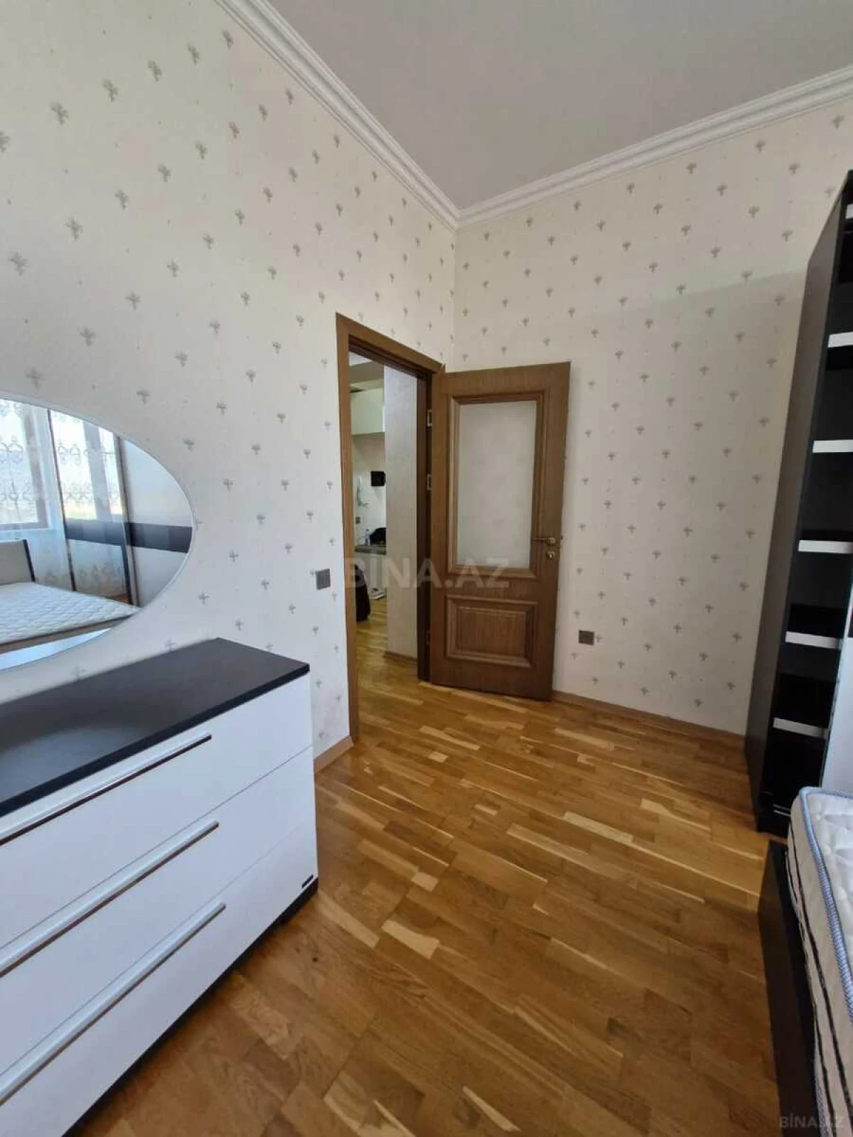 Kirayə verilir 2 otaqlı mənzil 72 m²
