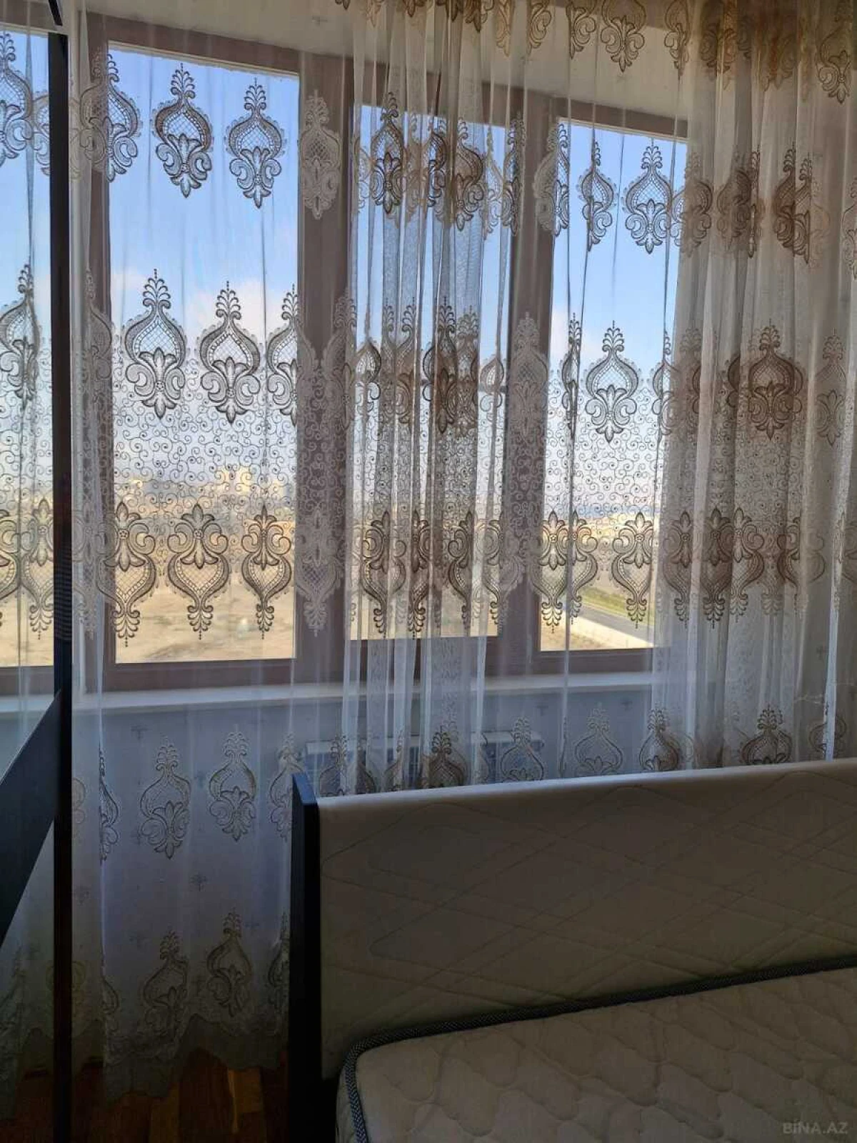 Kirayə verilir 2 otaqlı mənzil 72 m²