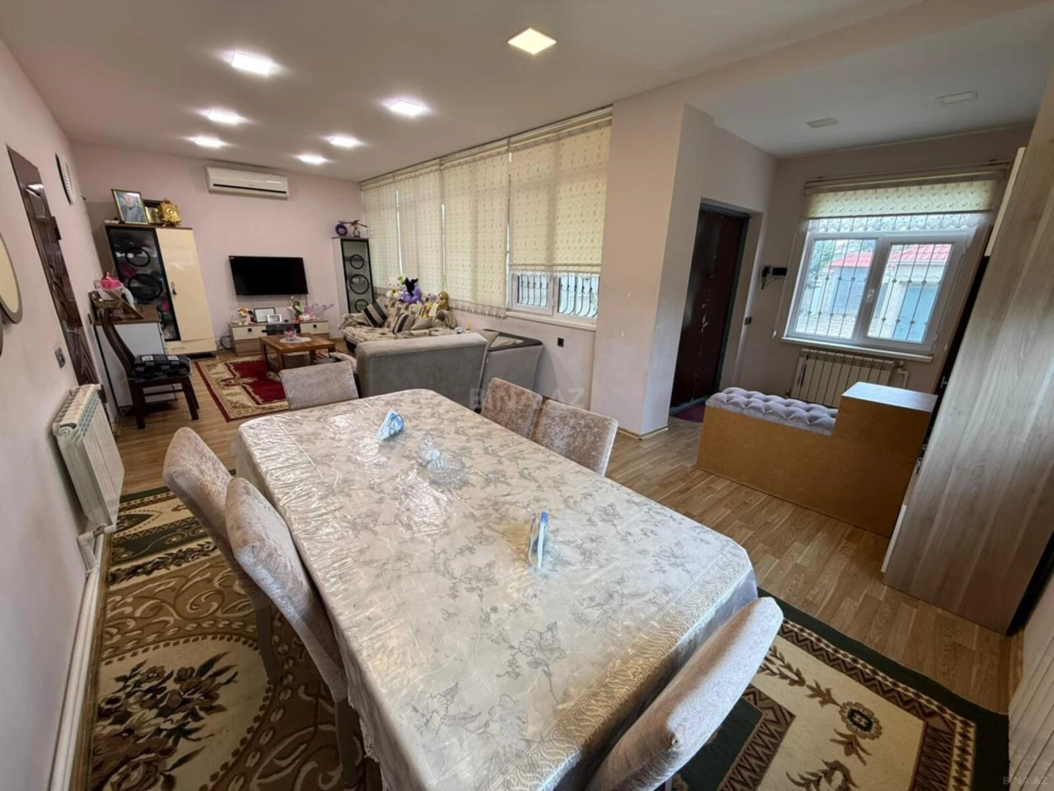 Satılır 6 otaqlı həyət evi 250 m²