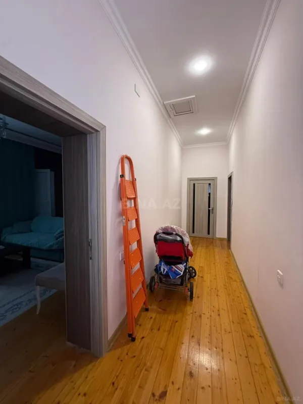 Satılır 6 otaqlı həyət evi 250 m²