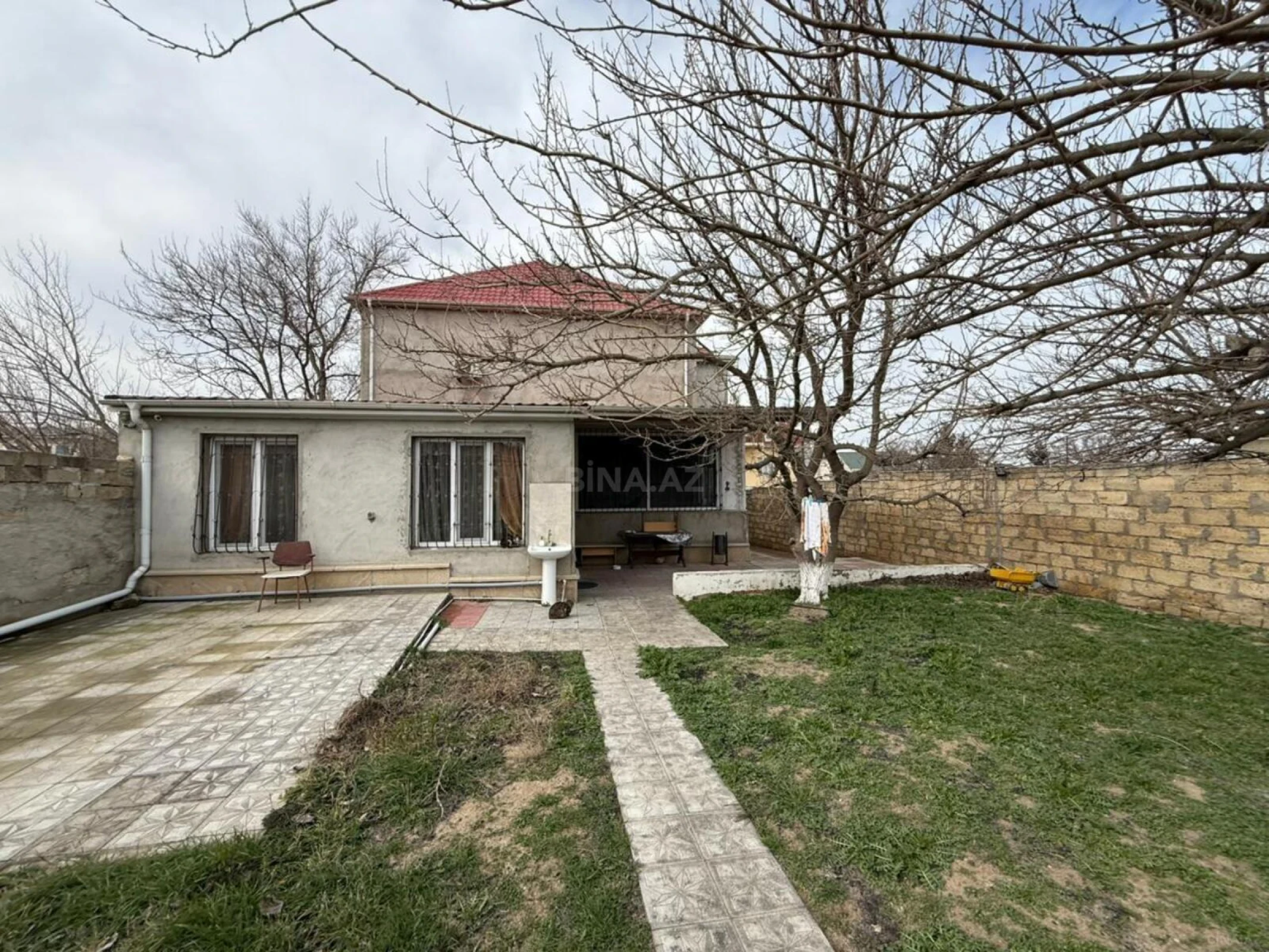 Satılır 6 otaqlı həyət evi 250 m²