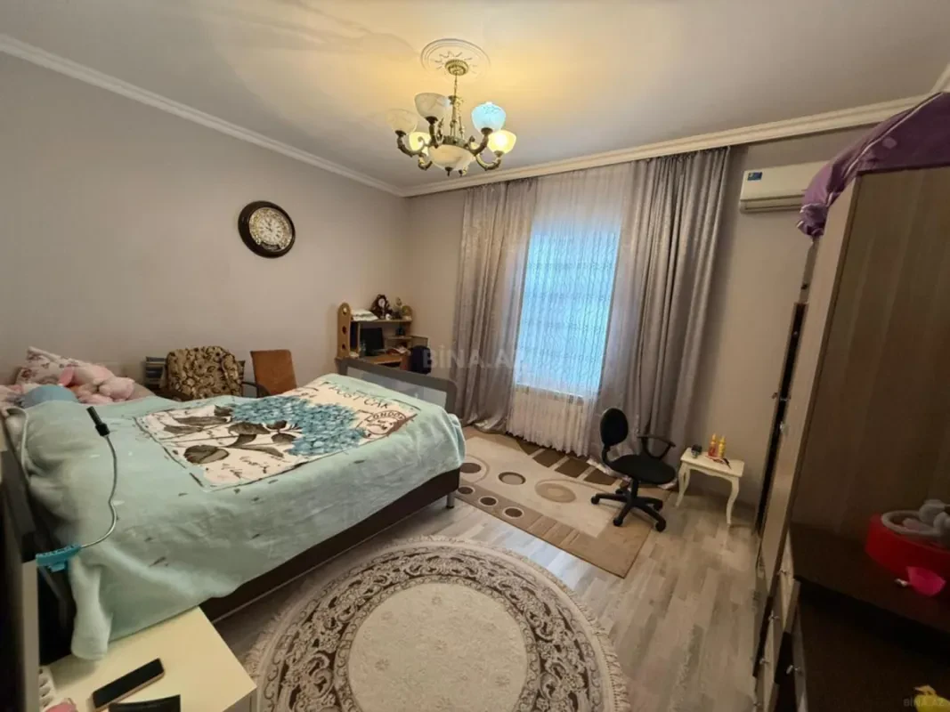Satılır 6 otaqlı həyət evi 250 m²