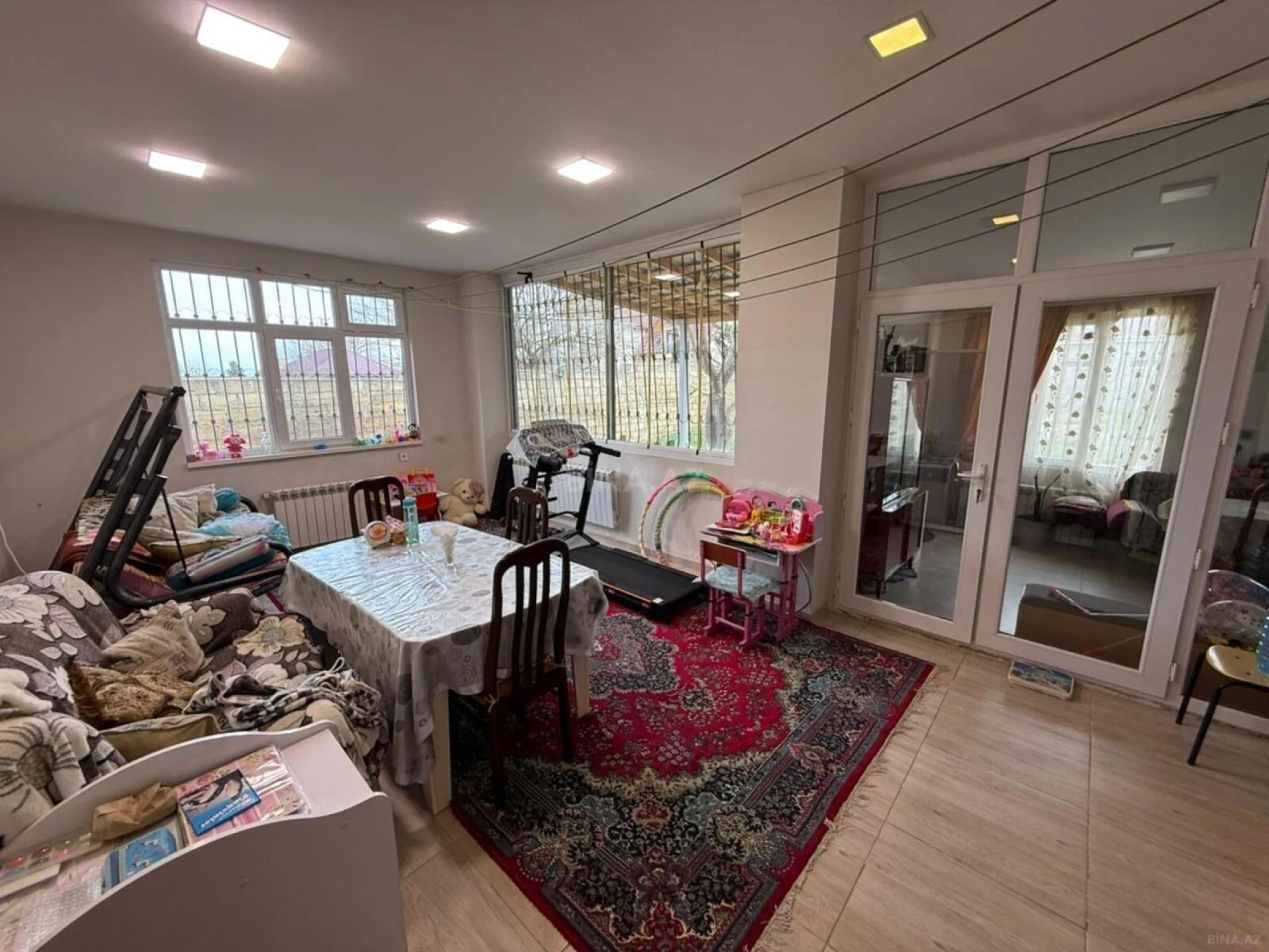 Satılır 6 otaqlı həyət evi 250 m²