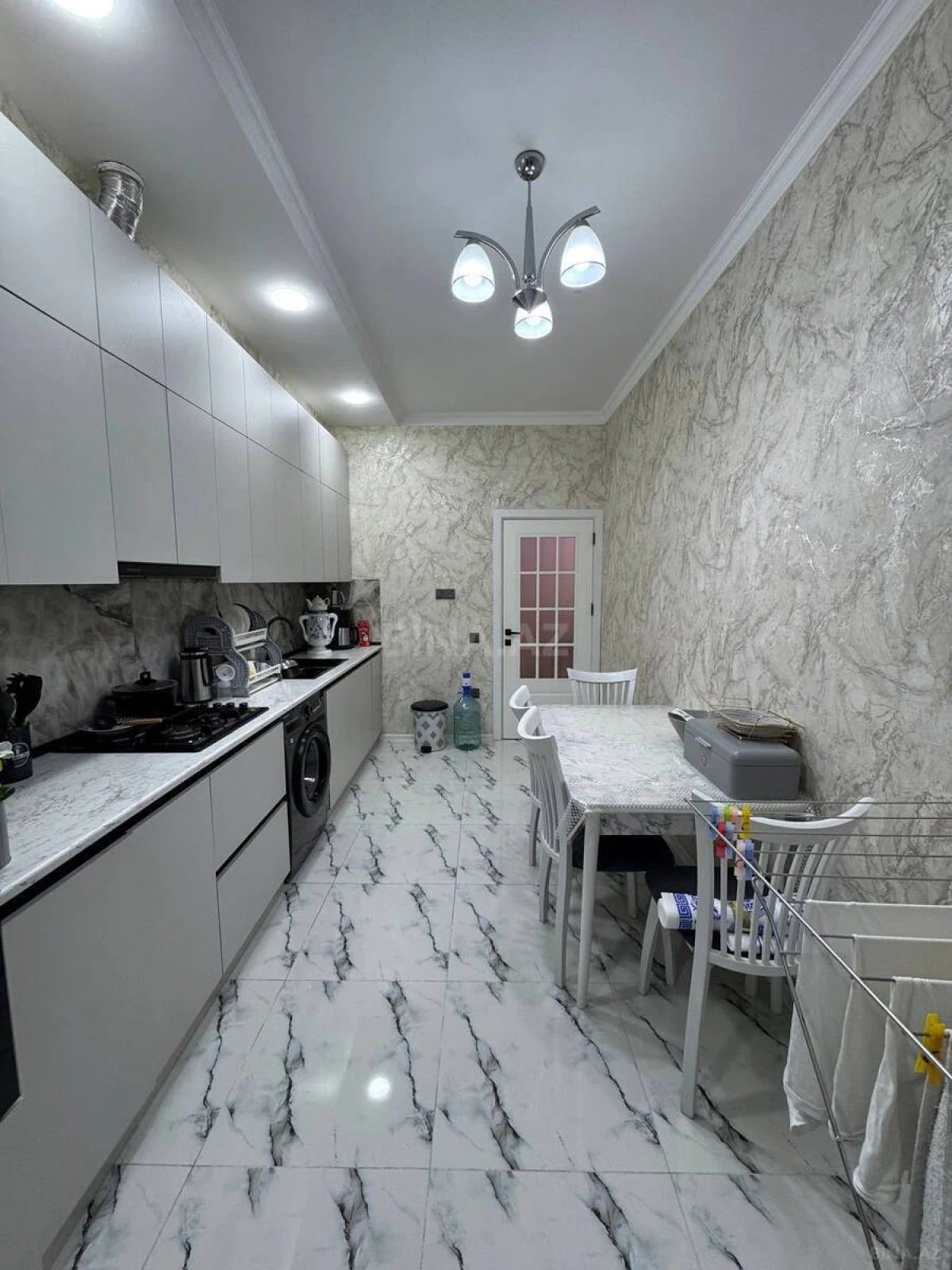 Satılır 2 otaqlı mənzil 100 m²