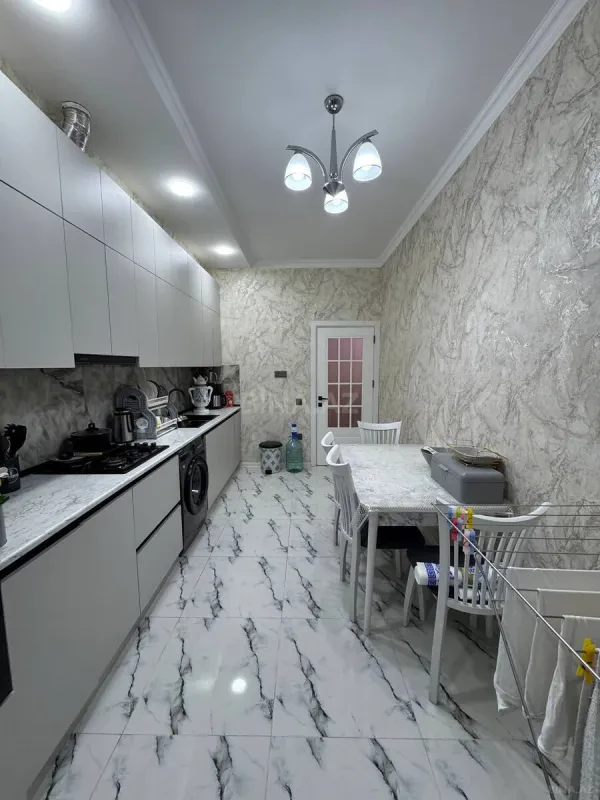 Satılır 2 otaqlı mənzil 100 m²