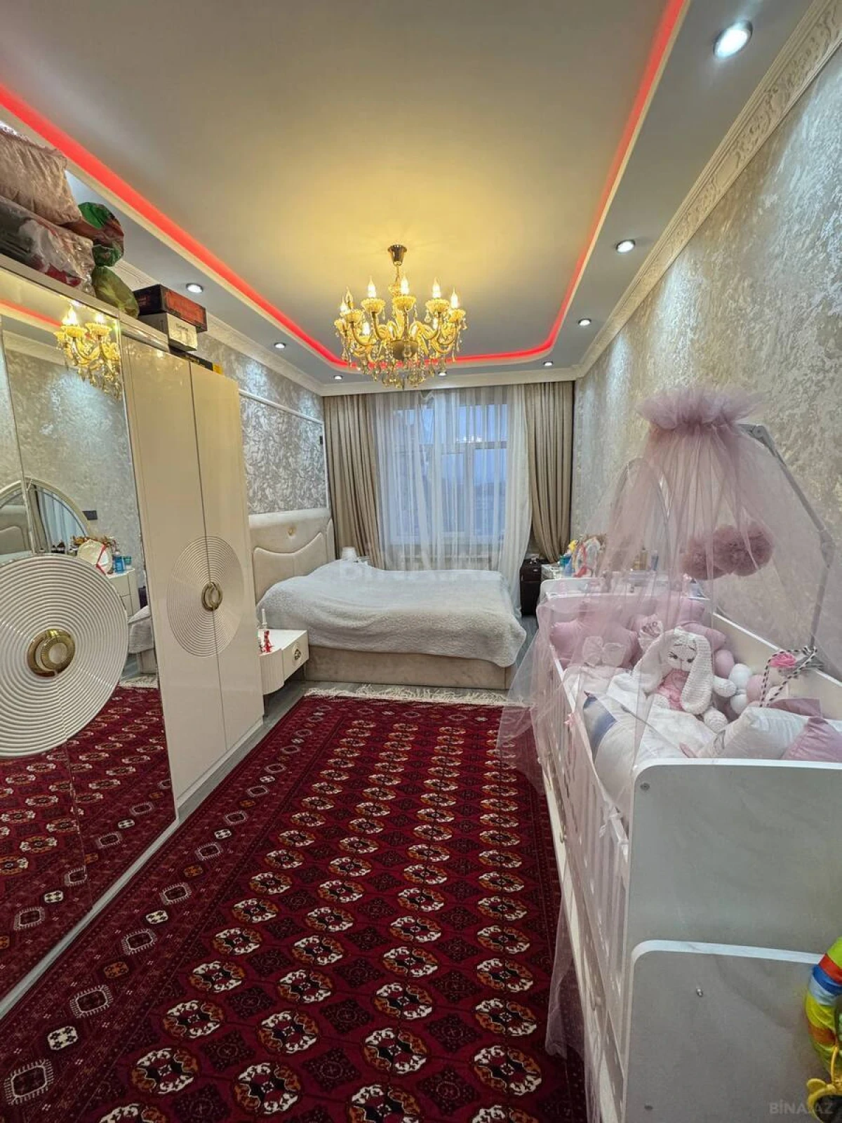 Satılır 2 otaqlı mənzil 100 m²