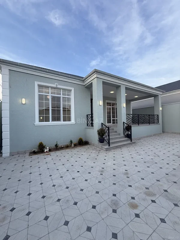 Satılır 4 otaqlı həyət evi 175 m²