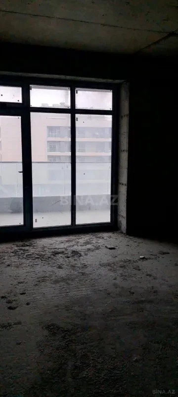 Satılır 5 otaqlı mənzil 260 m²