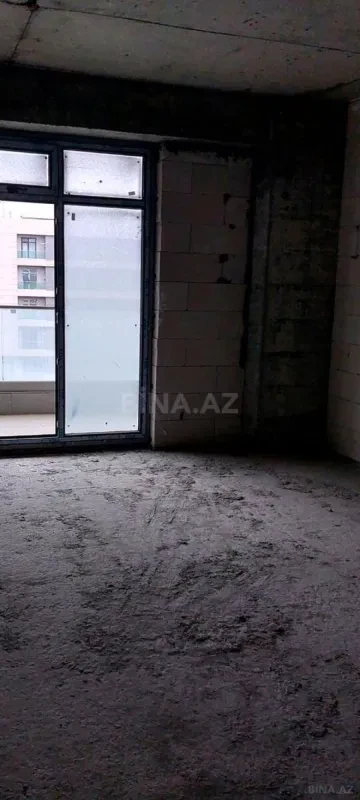 Satılır 5 otaqlı mənzil 260 m²