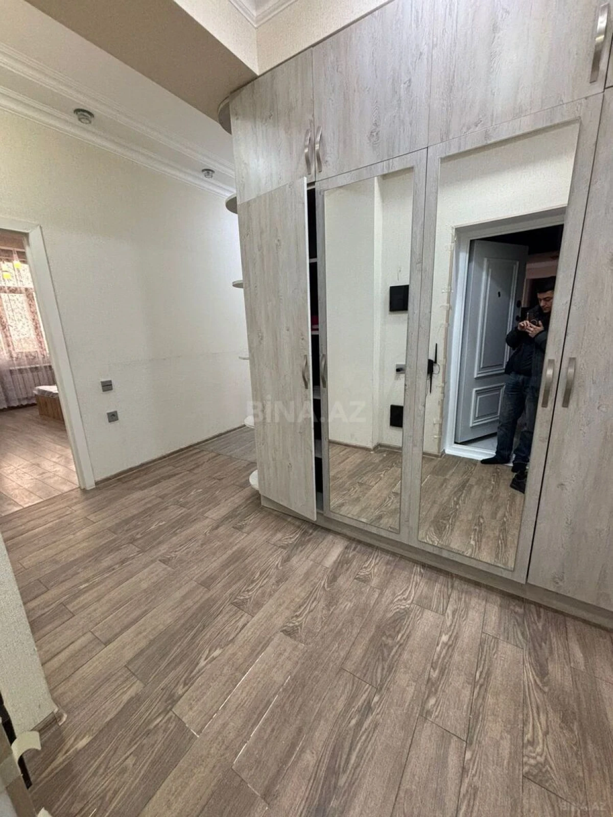 Kirayə verilir 3 otaqlı mənzil 130 m²
