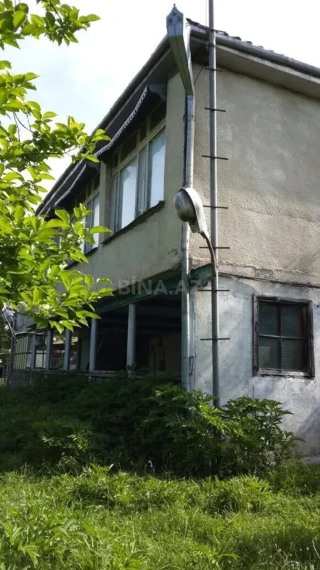 Satılır 7 otaqlı həyət evi 224 m²