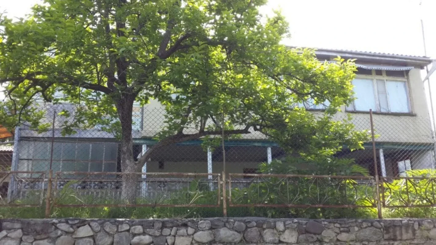 Satılır 7 otaqlı həyət evi 224 m²