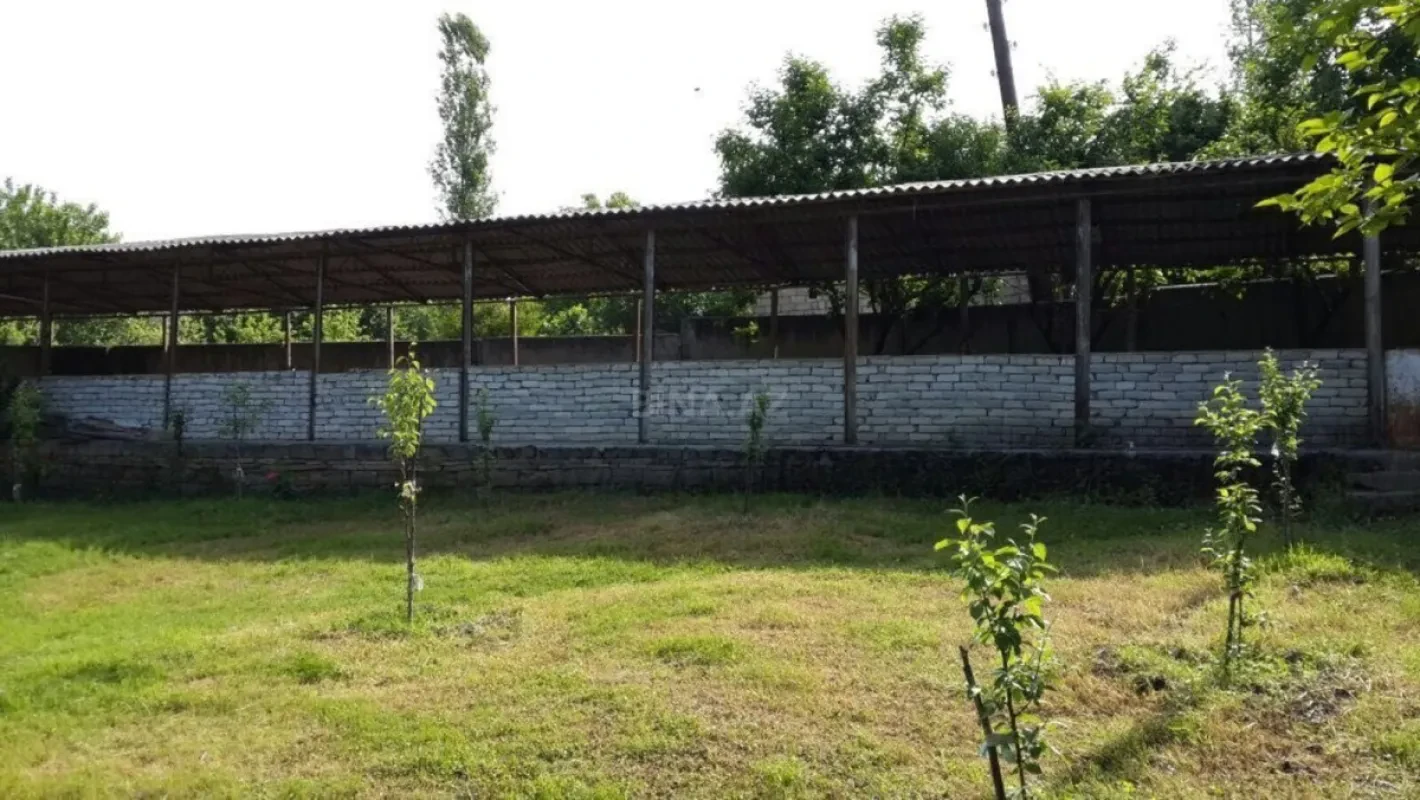 Satılır 7 otaqlı həyət evi 224 m²