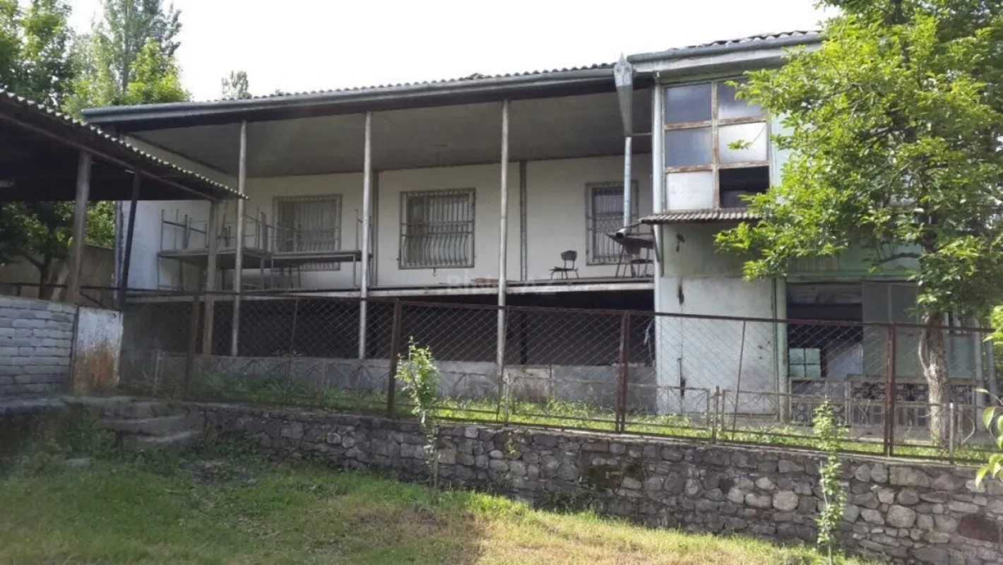 Satılır 7 otaqlı həyət evi 224 m²