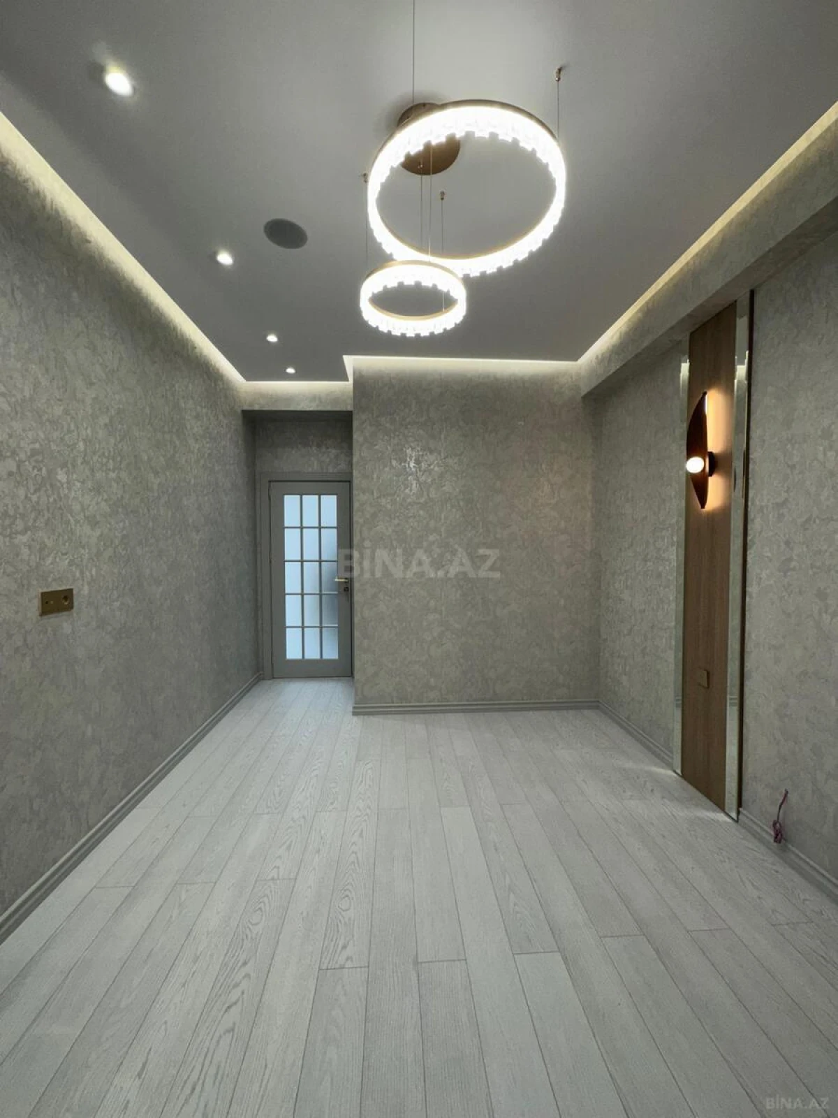 Satılır 2 otaqlı mənzil 55 m²