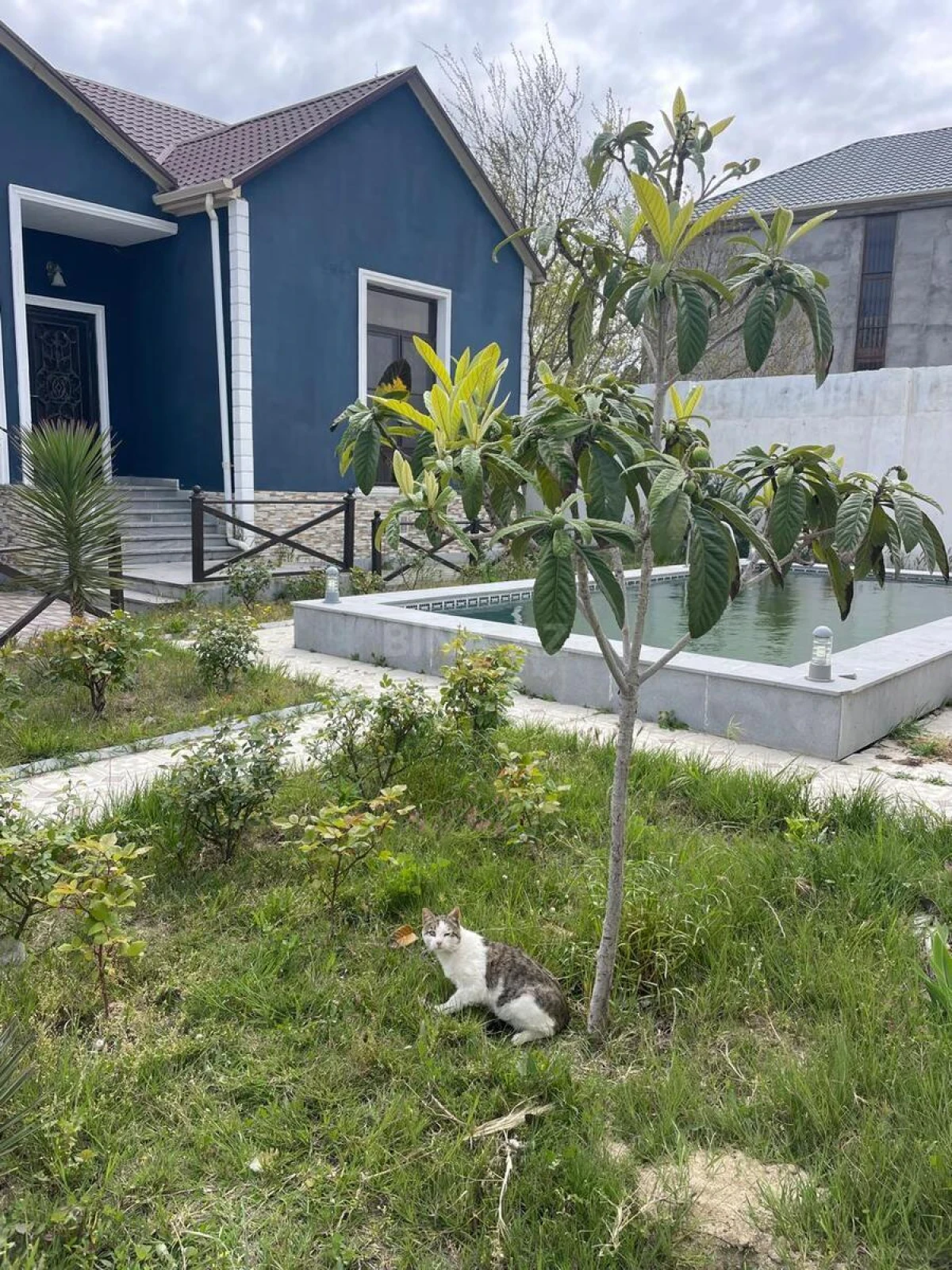 Satılır 4 otaqlı həyət evi 200 m²