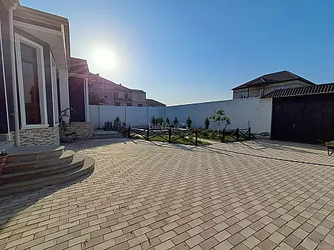 Satılır 4 otaqlı həyət evi 200 m²
