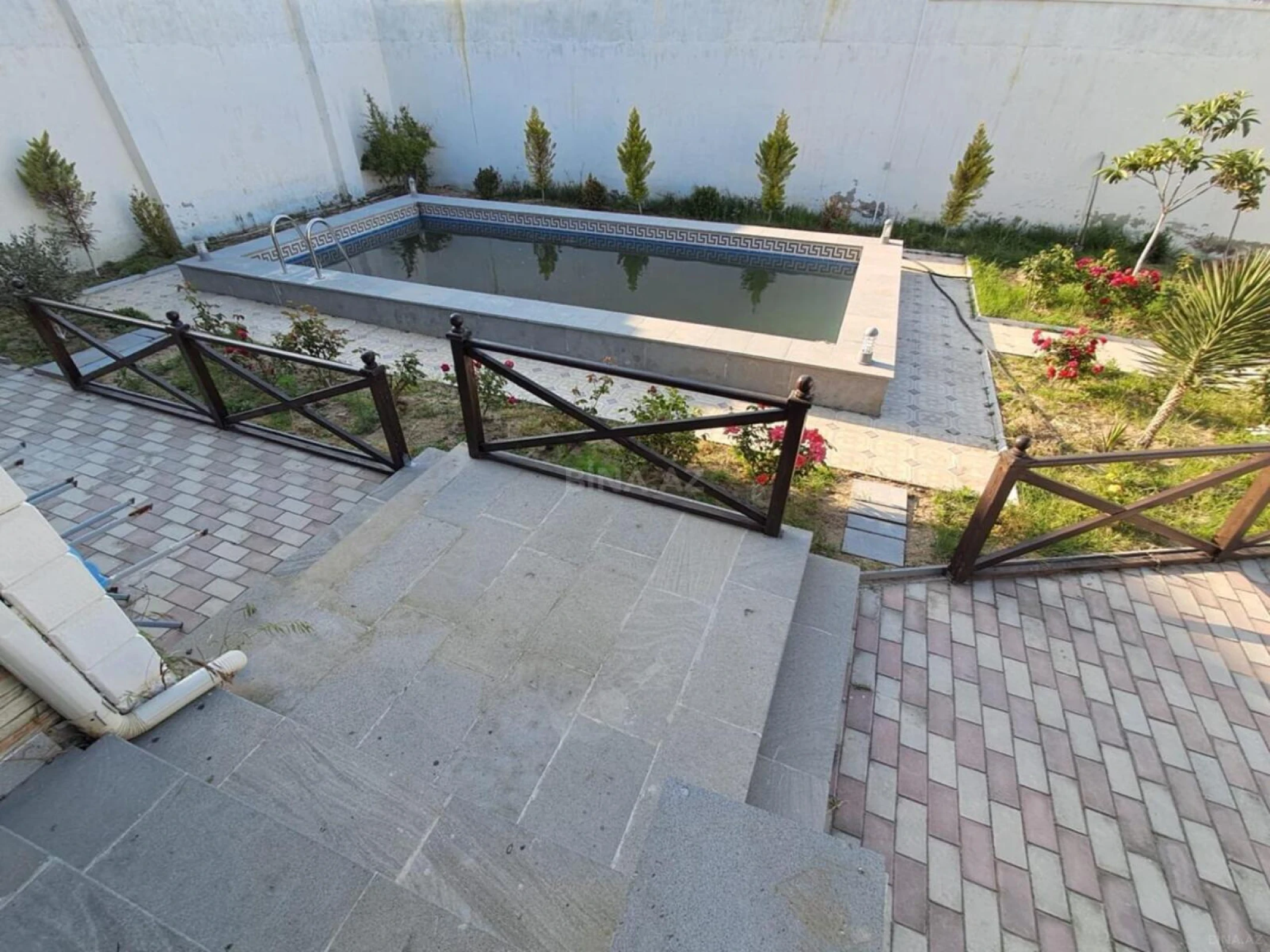 Satılır 4 otaqlı həyət evi 200 m²