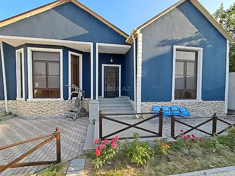 Satılır 4 otaqlı həyət evi 200 m²