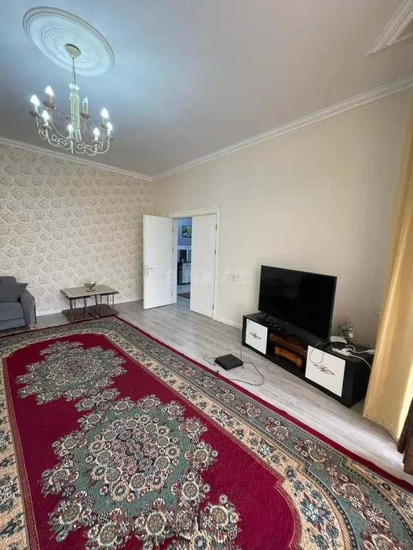 Satılır 4 otaqlı həyət evi 200 m²