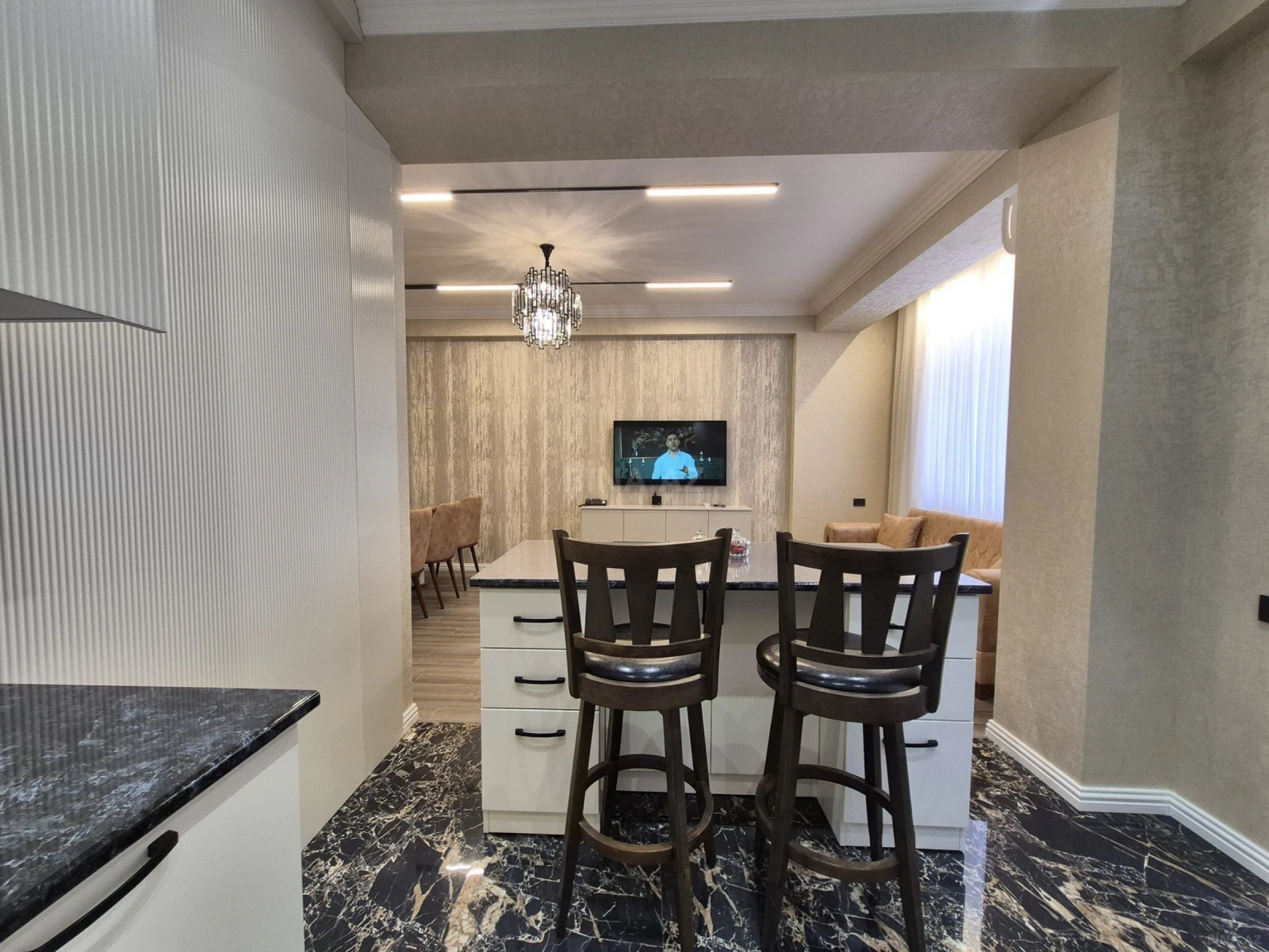 Kirayə verilir 2 otaqlı mənzil 60 m²