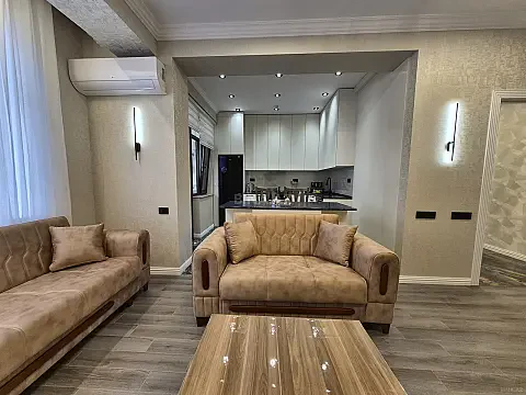 Kirayə verilir 2 otaqlı mənzil 60 m²