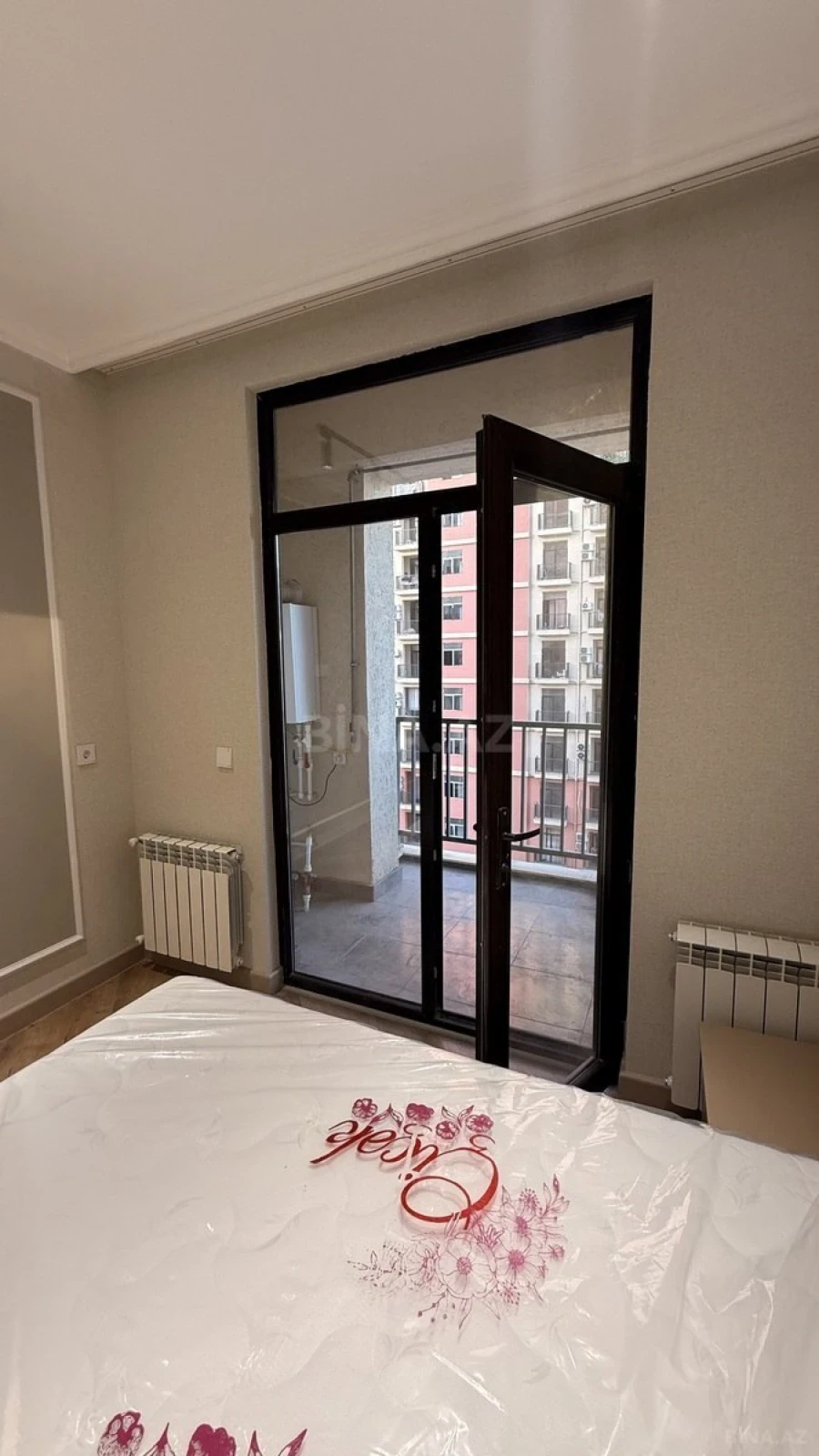 Kirayə verilir 2 otaqlı mənzil 68 m²