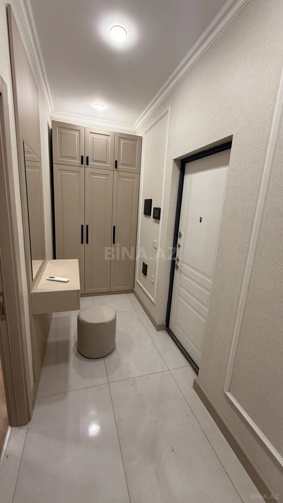 Kirayə verilir 2 otaqlı mənzil 68 m²