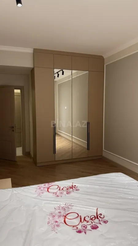 Kirayə verilir 2 otaqlı mənzil 68 m²