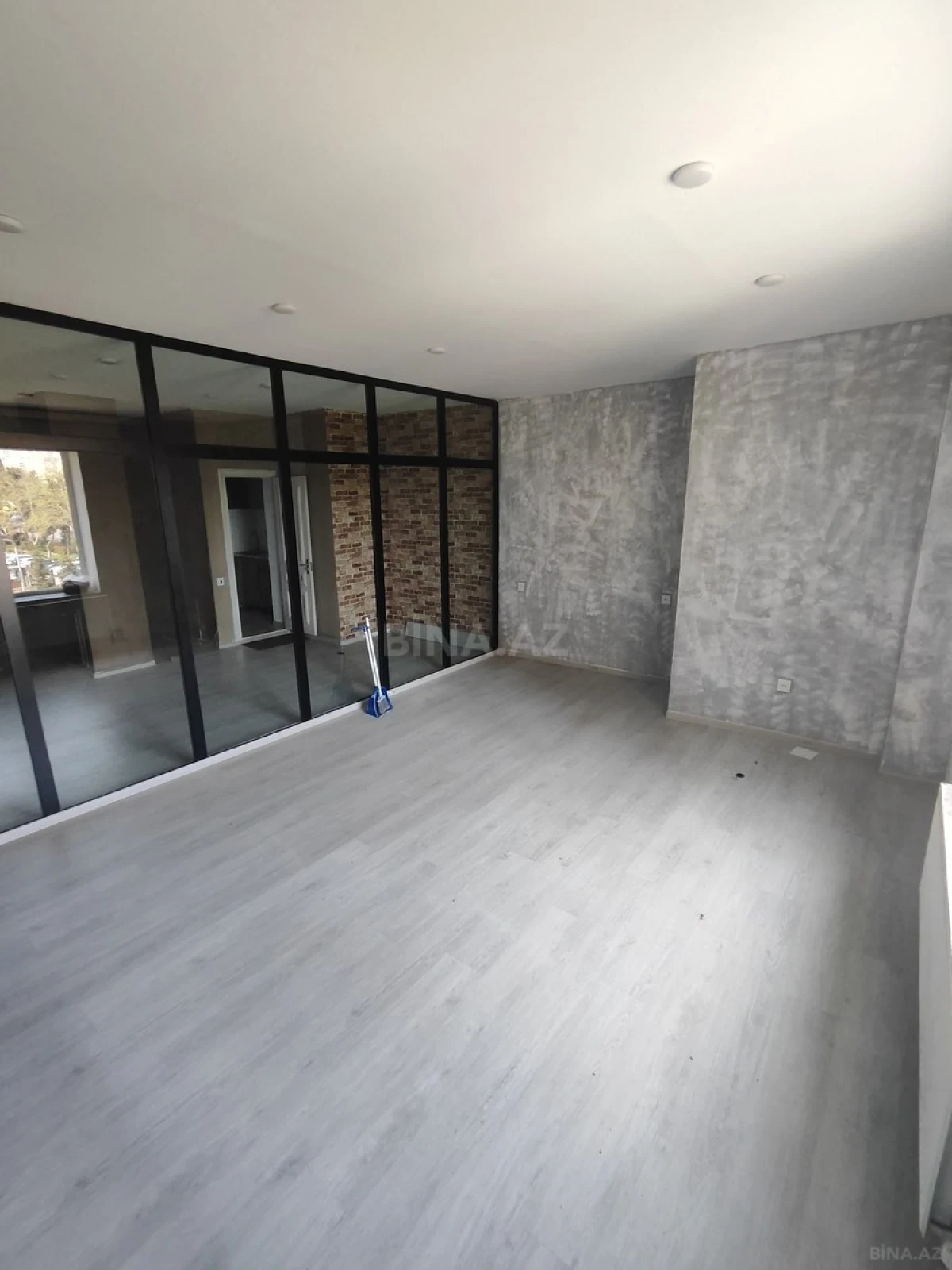 Kirayə verilir 3 otaqlı ofis 100 m²