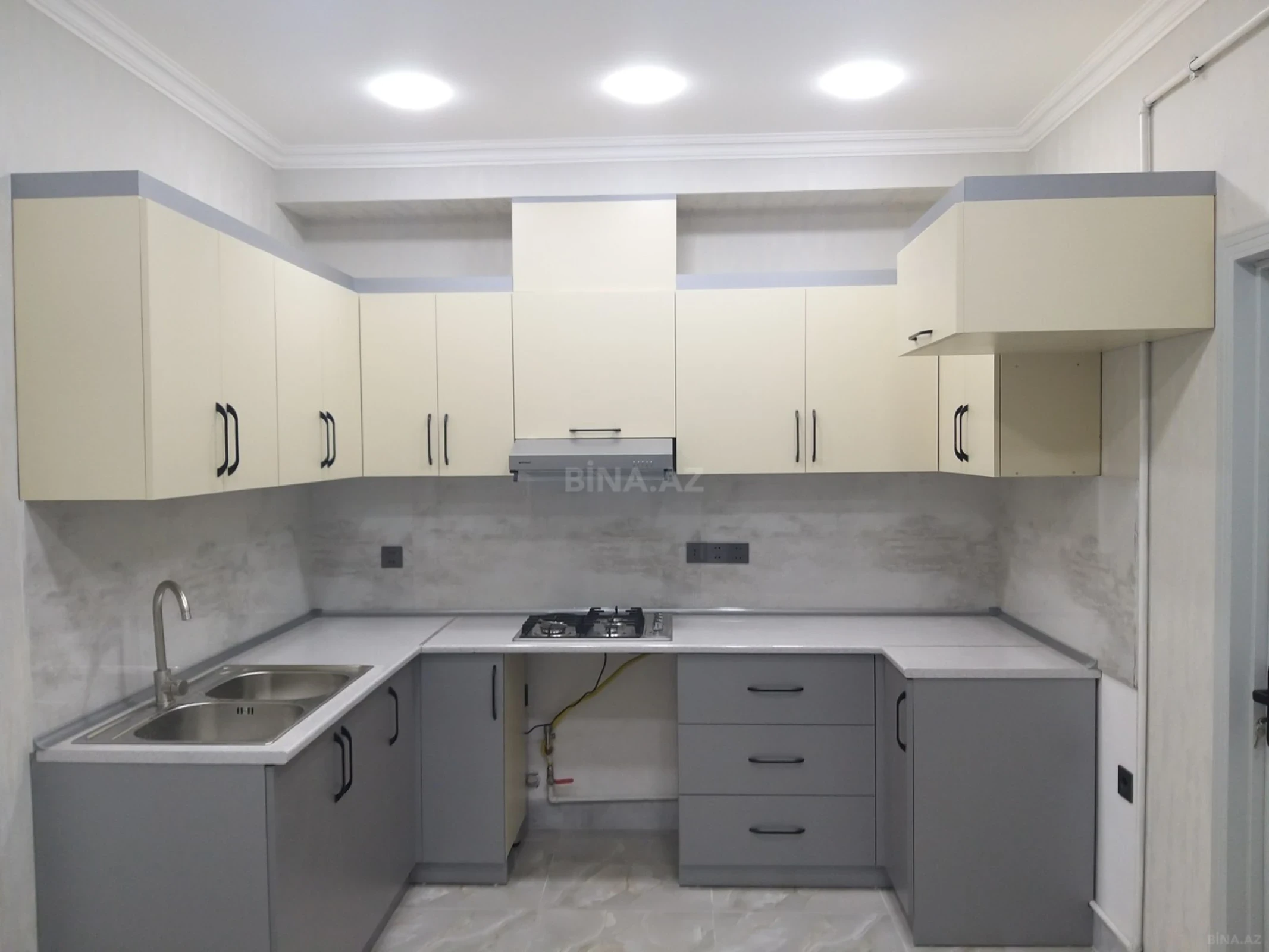 Kirayə verilir 2 otaqlı mənzil 60 m²