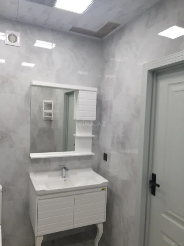 Kirayə verilir 2 otaqlı mənzil 60 m²
