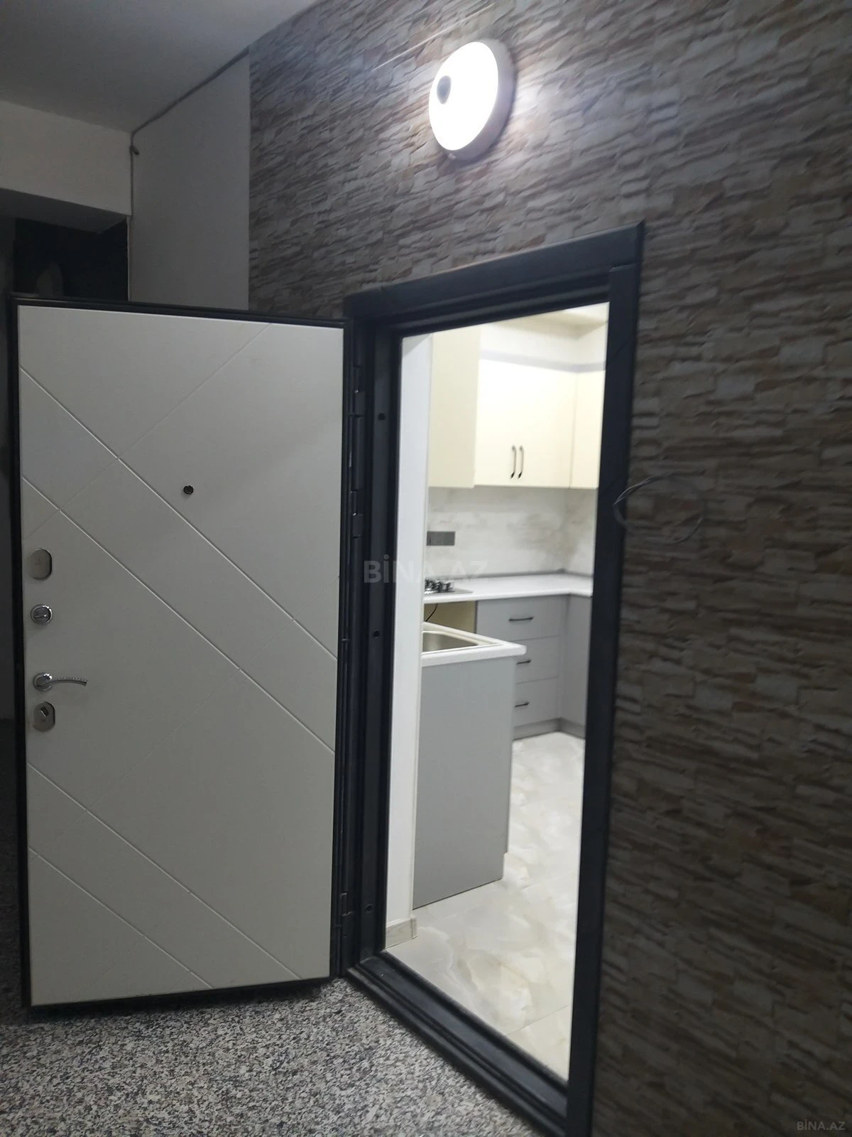 Kirayə verilir 2 otaqlı mənzil 60 m²