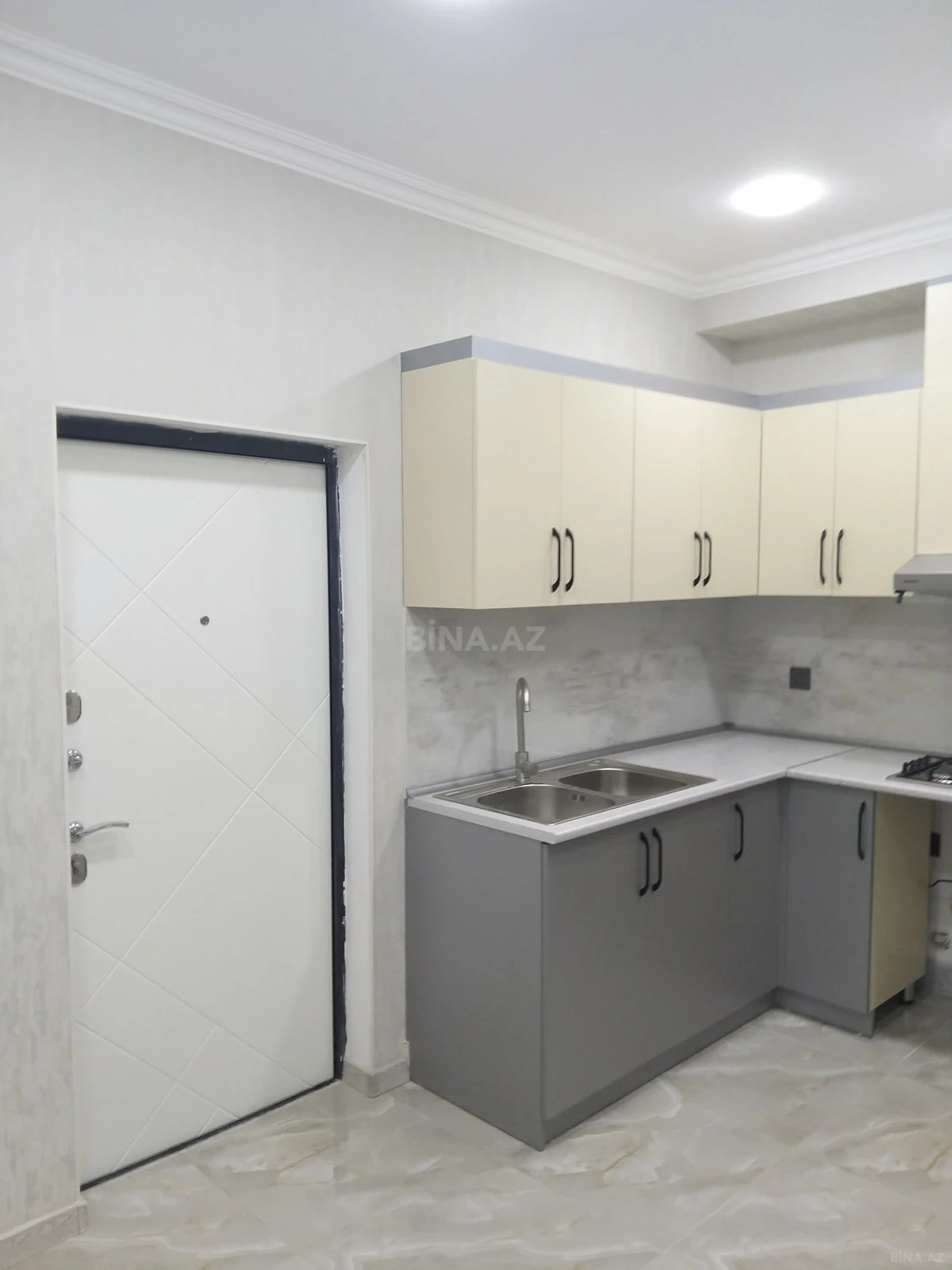 Kirayə verilir 2 otaqlı mənzil 60 m²