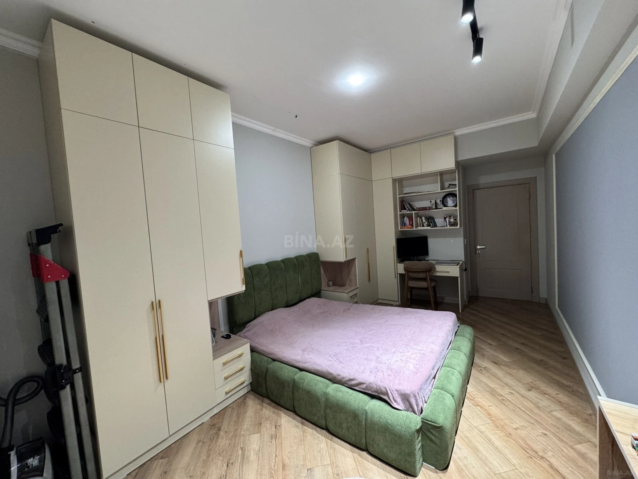 Satılır 2 otaqlı mənzil 68 m²