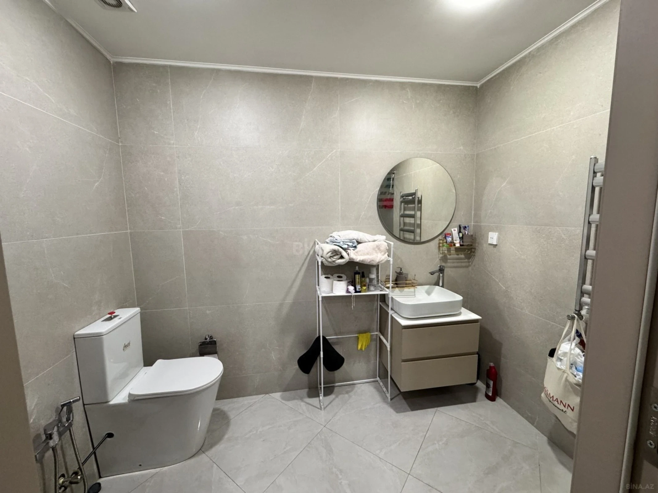 Satılır 2 otaqlı mənzil 68 m²