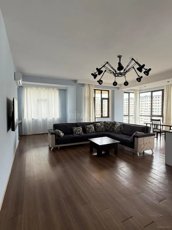 Satılır 4 otaqlı mənzil 156 m²